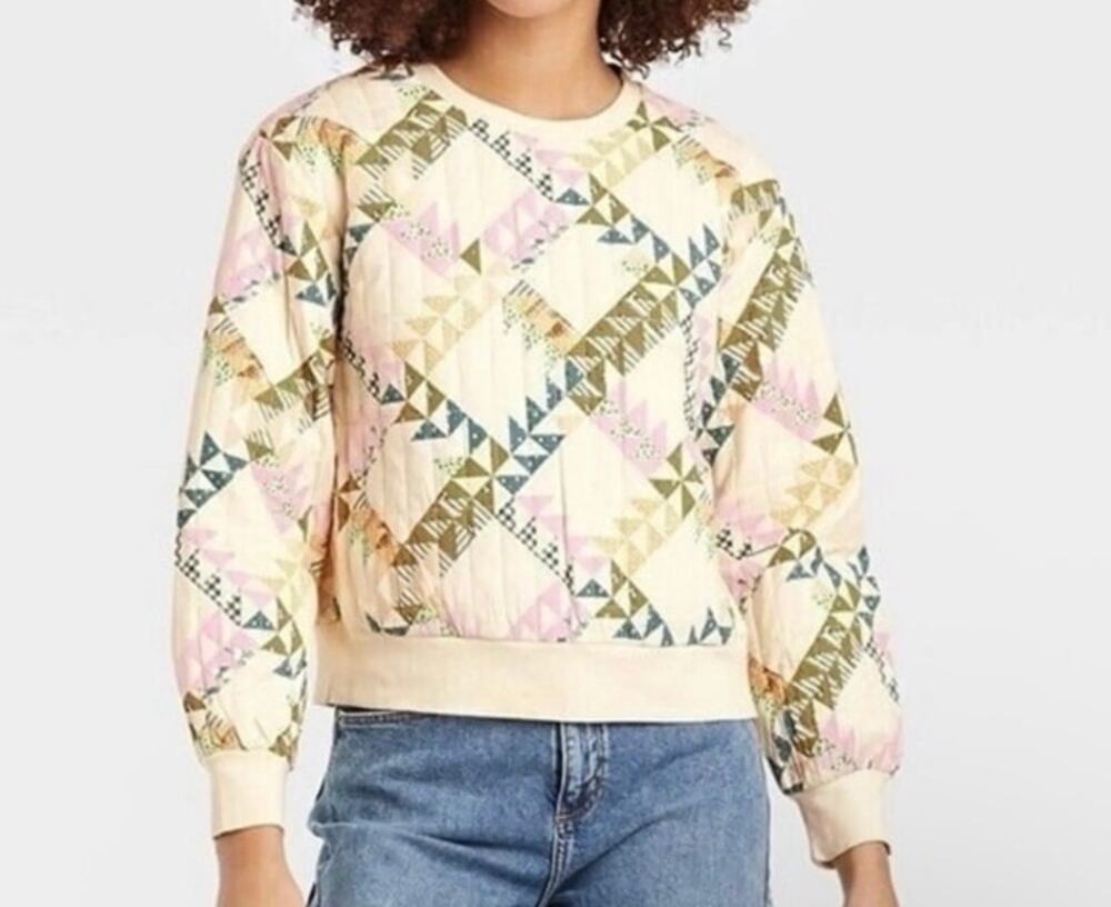Universal Thread Patchwork Quilted Crewneck Sweatshirt Cream Boxy Fit